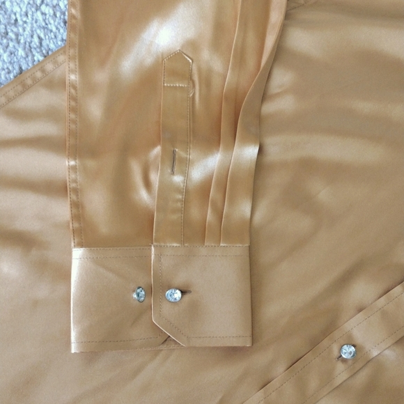 Shirt - Picture 3 of 3